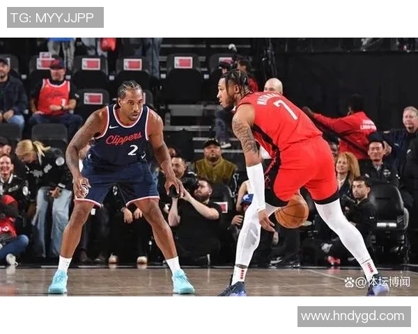 快船与火箭今日激战正酣谁能在这场对决中笑到最后 快船与火箭今日激战正酣谁能在这场对决中笑到最后